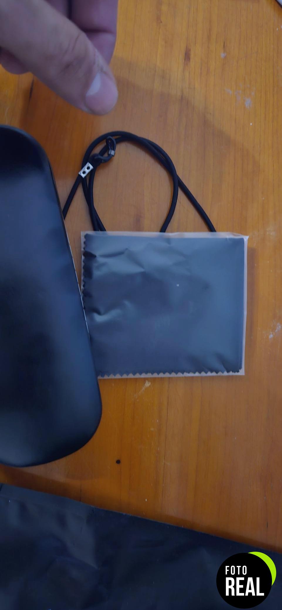 funda-gafas-pack-3-en-1-rigida-gamuza-cordon-foto-3